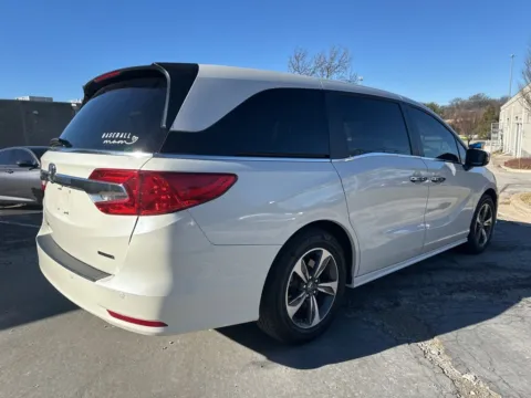 More photos of 2019 Honda Odyssey Touring at Acura of Overland Park, KS