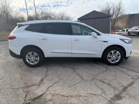 More photos of 2018 Buick Enclave Essence at Acura of Overland Park, KS