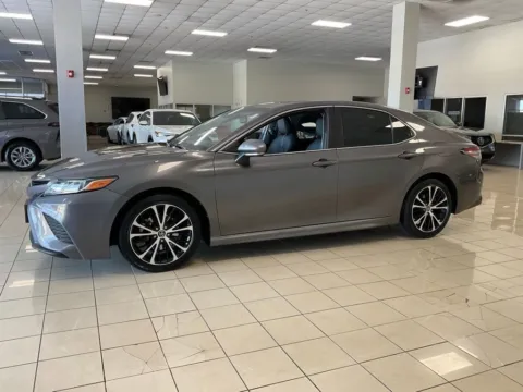 Another view of 2018 Toyota Camry SE for sale in Overland Park, KS at Acura of Overland Park