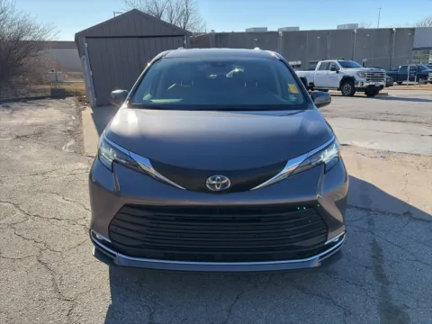 Photos of 2023 Toyota Sienna XLE for sale in Overland Park, KS at Acura of Overland Park