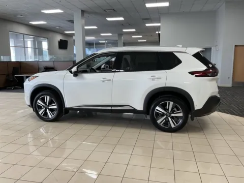 More photos of 2023 Nissan Rogue SL at Acura of Overland Park, KS