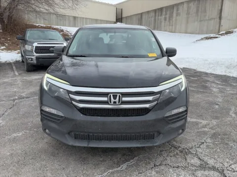 Photos of 2018 Honda Pilot EX-L for sale in Overland Park, KS at Acura of Overland Park