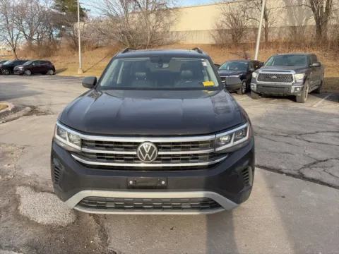 Photos of 2021 Volkswagen Atlas 3.6L V6 SE w/Technology for sale in Overland Park, KS at Acura of Overland Park