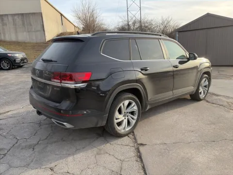 More photos of 2021 Volkswagen Atlas 3.6L V6 SE w/Technology at Acura of Overland Park, KS