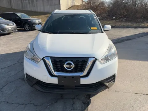 Photos of 2020 Nissan Kicks SV for sale in Overland Park, KS at Acura of Overland Park