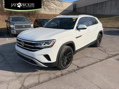 White 2022 Volkswagen Atlas Cross Sport 3.6L V6 SE w/Technology for sale in Overland Park, KS