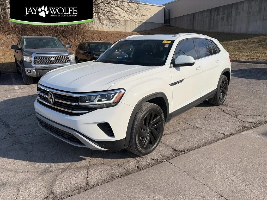 White 2022 Volkswagen Atlas Cross Sport 3.6L V6 SE w/Technology for sale in Overland Park, KS