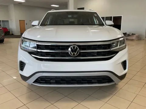 Photos of 2022 Volkswagen Atlas Cross Sport 3.6L V6 SE w/Technology for sale in Overland Park, KS at Acura of Overland Park