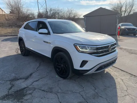 Another view of 2022 Volkswagen Atlas Cross Sport 3.6L V6 SE w/Technology for sale in Overland Park, KS at Acura of Overland Park