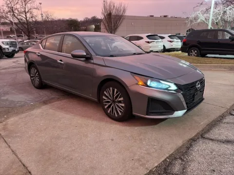 Another view of 2023 Nissan Altima 2.5 SV for sale in Overland Park, KS at Acura of Overland Park