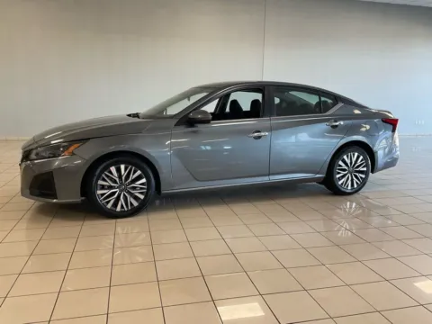 More photos of 2023 Nissan Altima 2.5 SV at Acura of Overland Park, KS