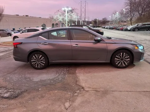More photos of 2023 Nissan Altima 2.5 SV at Acura of Overland Park, KS