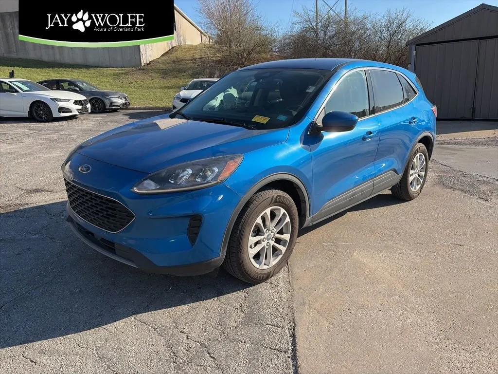 Blue 2020 Ford Escape SE for sale in Overland Park, KS