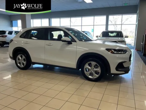 White 2024 Honda HR-V LX for sale in Overland Park, KS