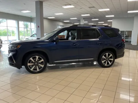 More photos of 2024 Honda Pilot Elite at Acura of Overland Park, KS