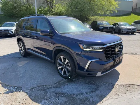 Another view of 2024 Honda Pilot Elite for sale in Overland Park, KS at Acura of Overland Park
