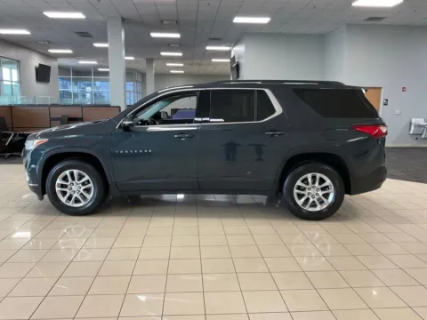 More photos of 2021 Chevrolet Traverse LT Cloth at Acura of Overland Park, KS