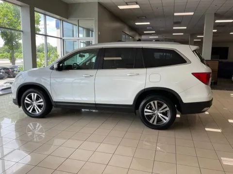 More photos of 2016 Honda Pilot EX-L at Acura of Overland Park, KS