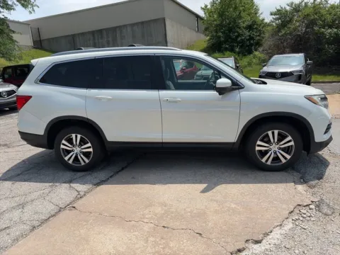More photos of 2016 Honda Pilot EX-L at Acura of Overland Park, KS