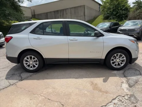 More photos of 2021 Chevrolet Equinox LS at Acura of Overland Park, KS