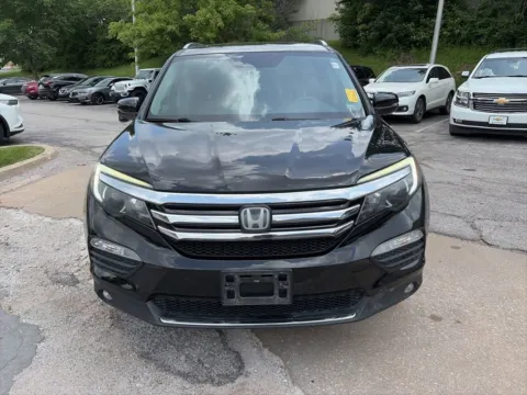 Photos of 2016 Honda Pilot Touring for sale in Overland Park, KS at Acura of Overland Park