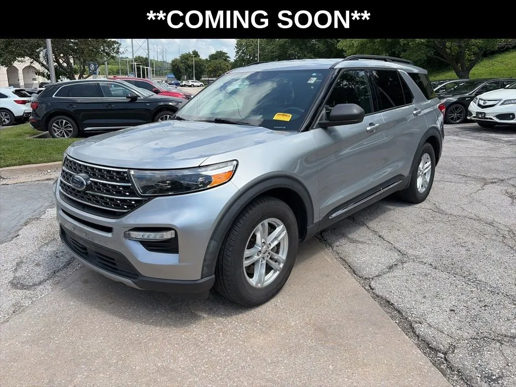 Silver 2020 Ford Explorer XLT for sale in Overland Park, KS
