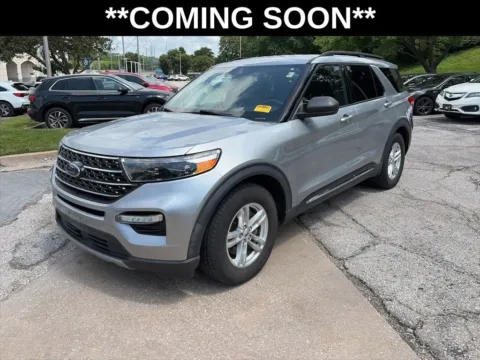 Silver 2020 Ford Explorer XLT for sale in Overland Park, KS