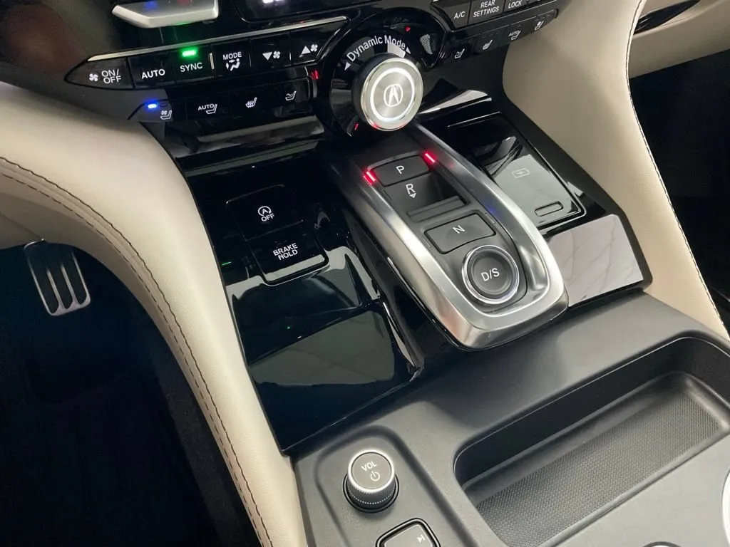 Acura MDX photo 19