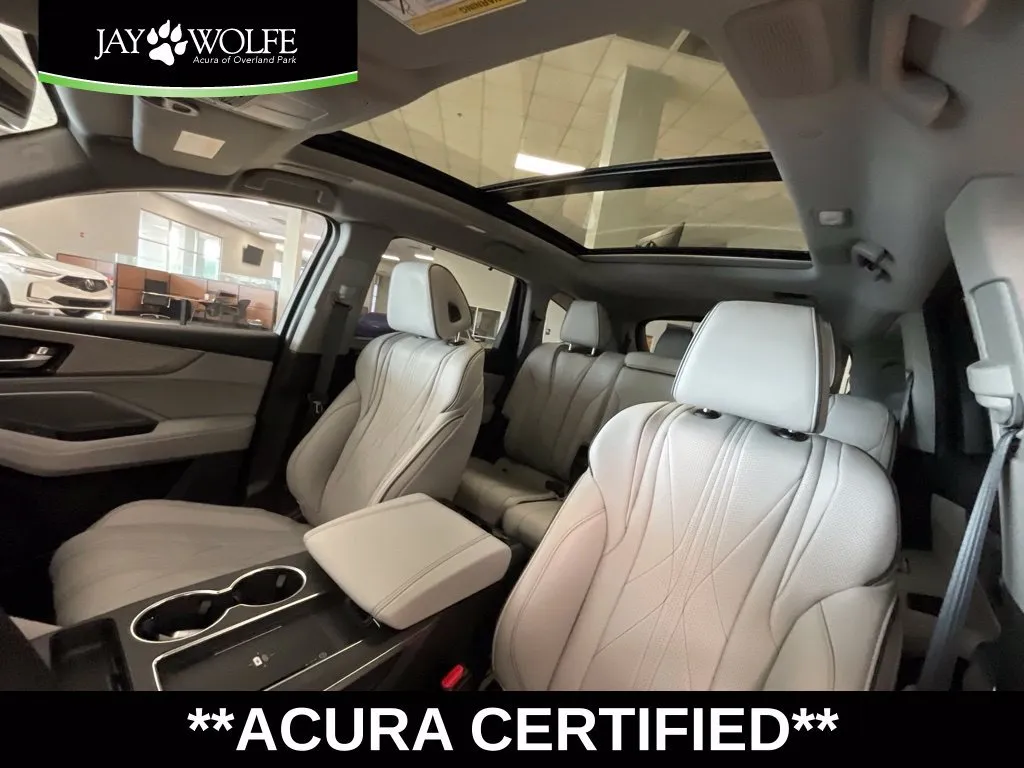 Acura MDX photo 11