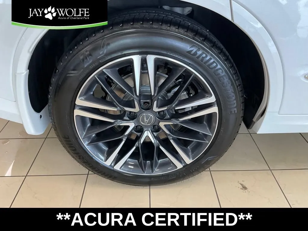 Acura MDX photo 8