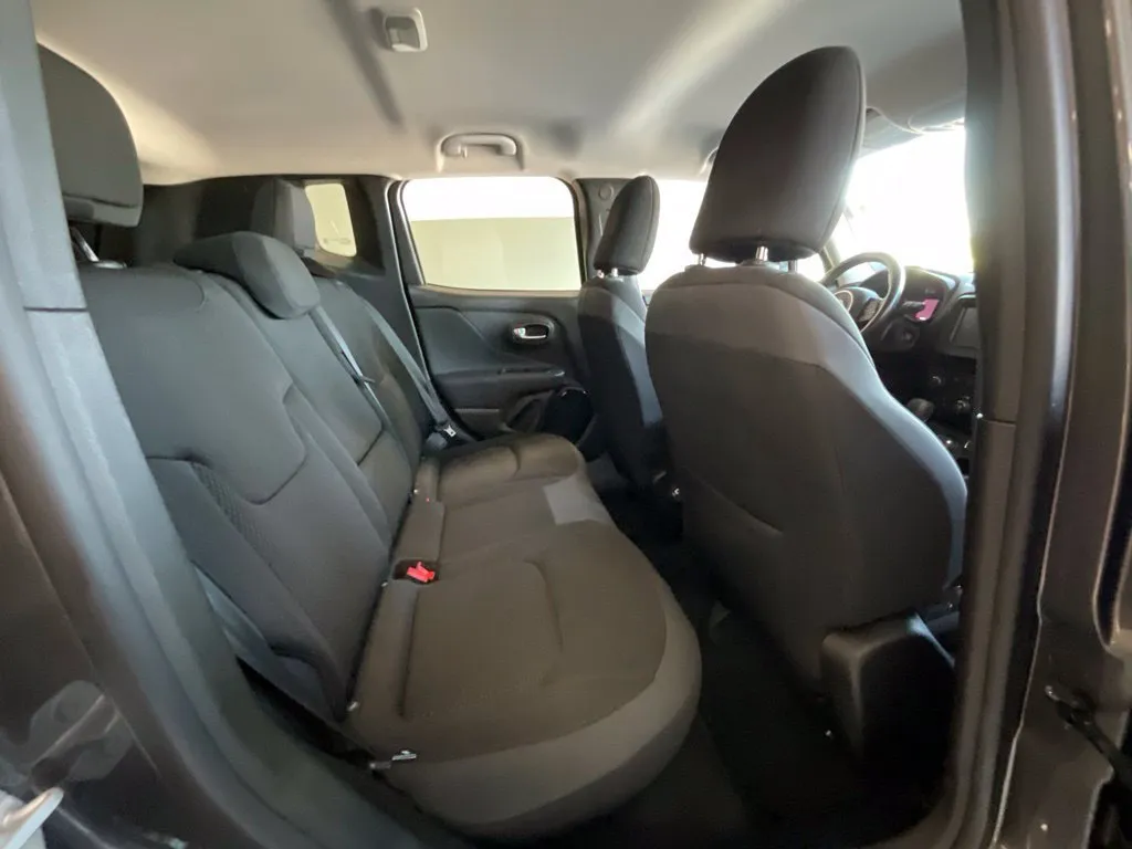 Jeep Renegade photo 21