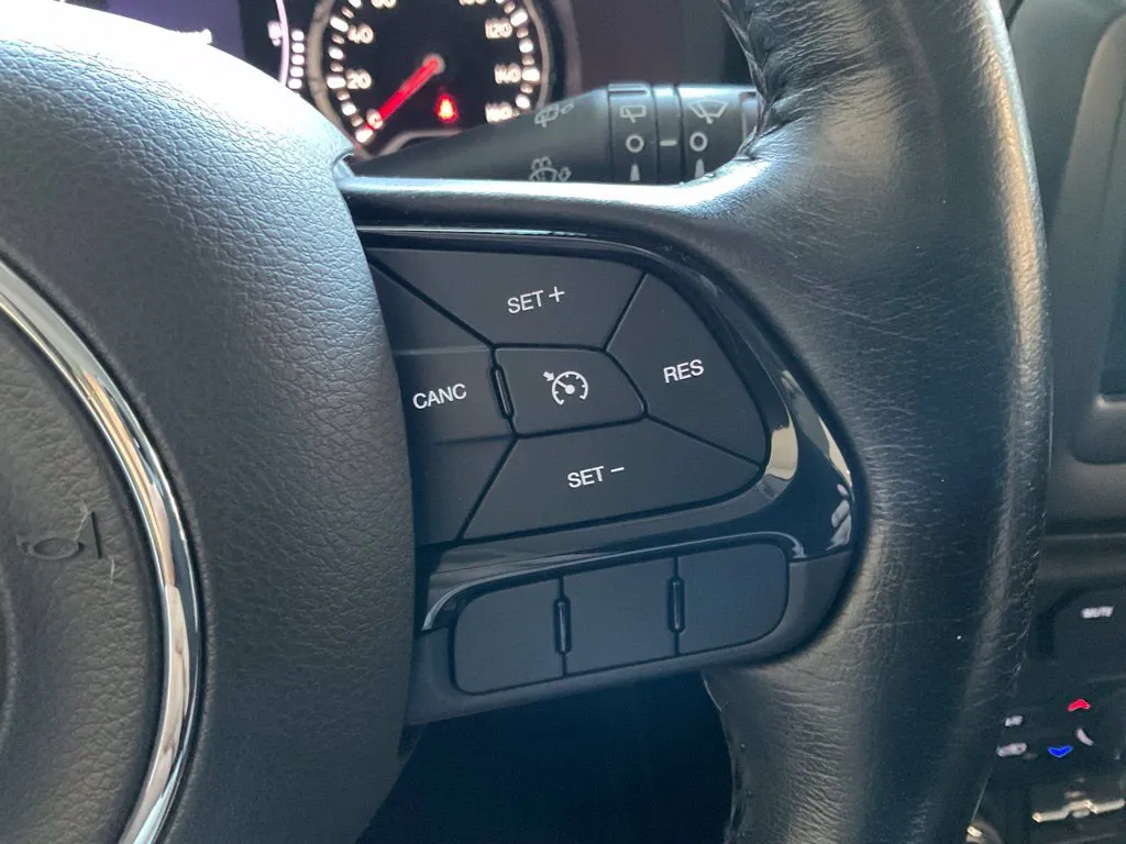 Jeep Renegade photo 14