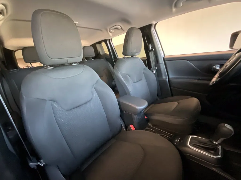 Jeep Renegade photo 20