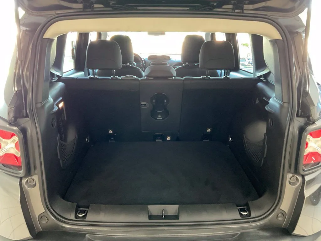 Jeep Renegade photo 23