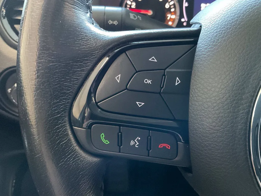 Jeep Renegade photo 13