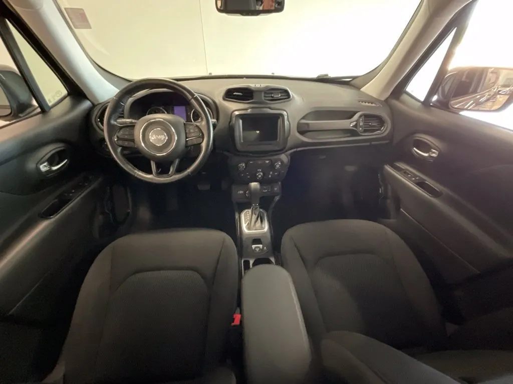 Jeep Renegade photo 9