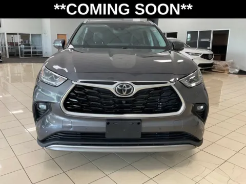 Photos of 2022 Toyota Highlander Platinum for sale in Overland Park, KS at Acura of Overland Park
