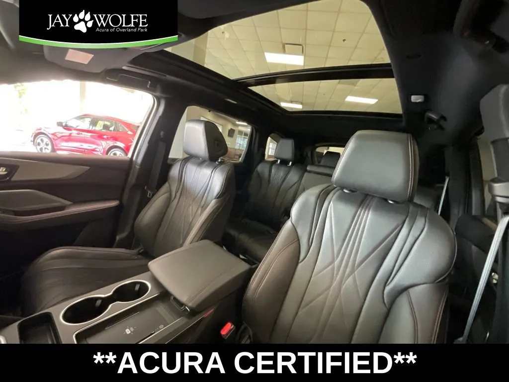 Acura MDX photo 11