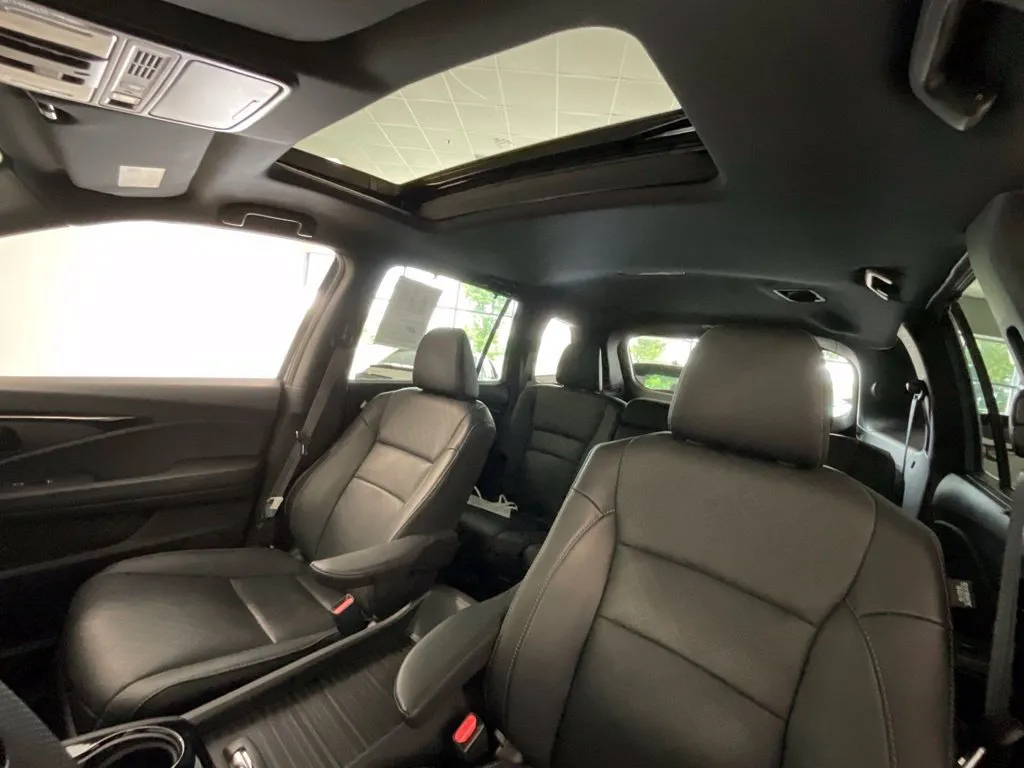Honda Passport photo 11