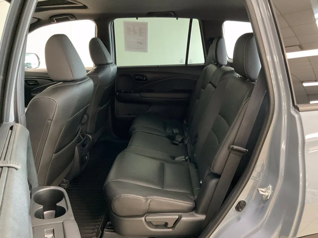 Honda Passport photo 23
