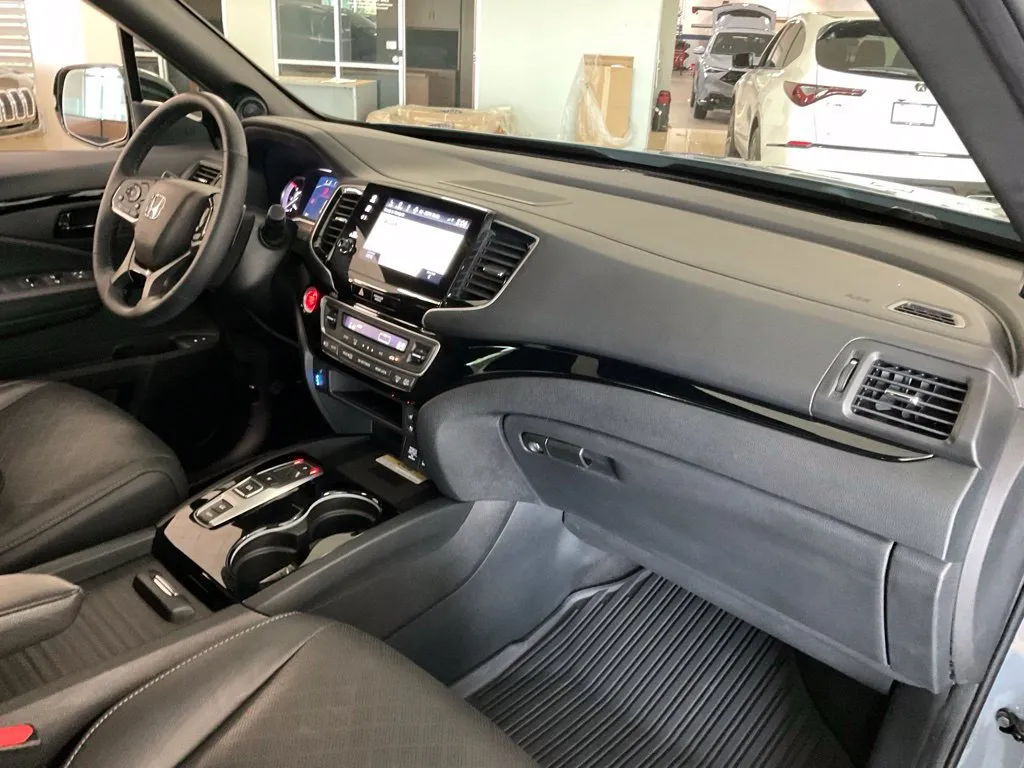 Honda Passport photo 20
