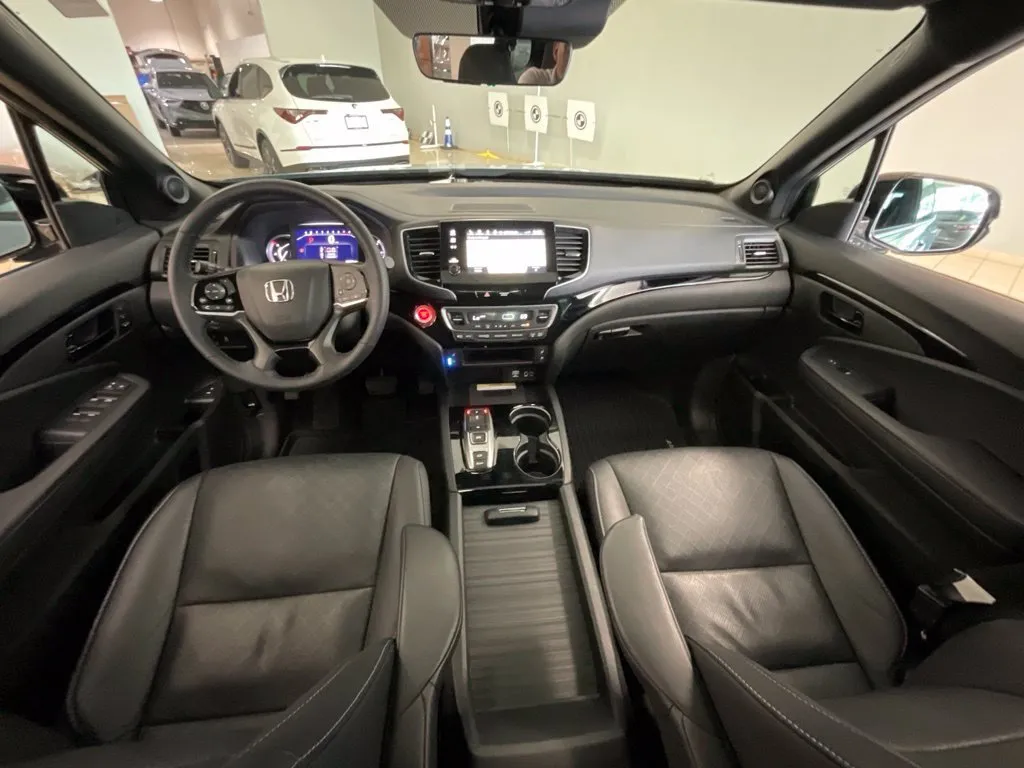 Honda Passport photo 9