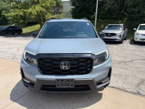 Photos of 2023 Honda Passport Elite for sale in Overland Park, KS at Acura of Overland Park
