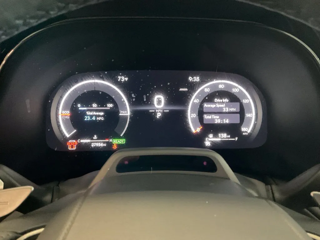 Lexus TX photo 15