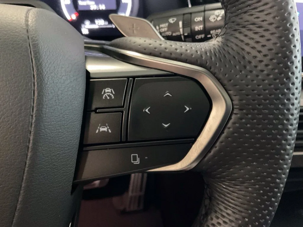 Lexus TX photo 14