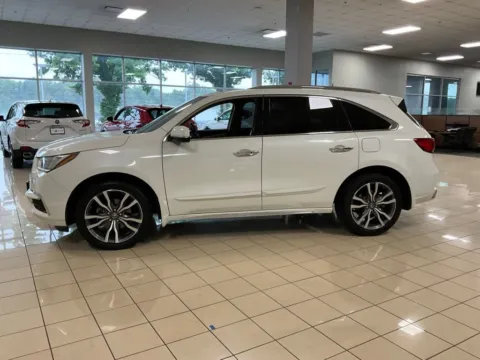 More photos of 2019 Acura MDX w/Advance Pkg at Acura of Overland Park, KS