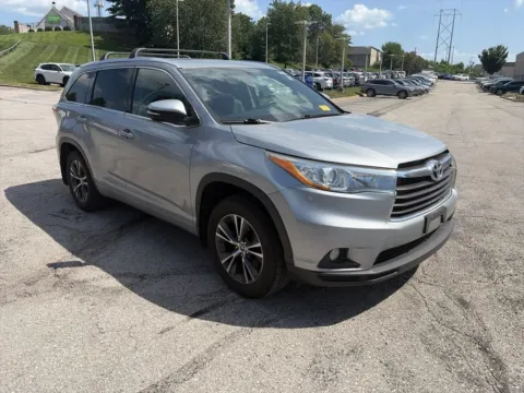 Another view of 2016 Toyota Highlander XLE for sale in Overland Park, KS at Acura of Overland Park
