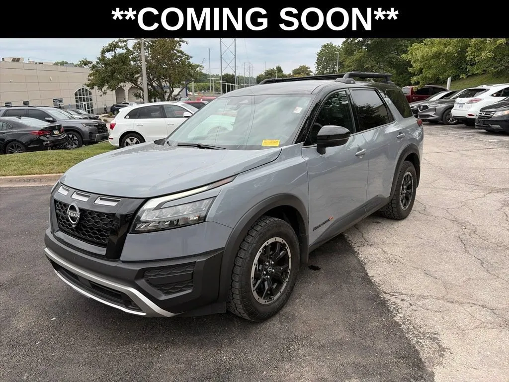 Black 2024 Nissan Pathfinder Rock Creek for sale in Overland Park, KS