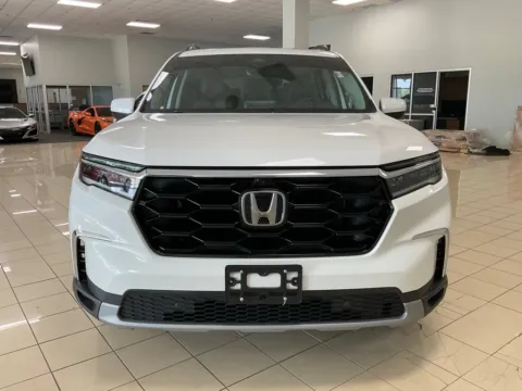 Photos of 2023 Honda Pilot Elite for sale in Overland Park, KS at Acura of Overland Park