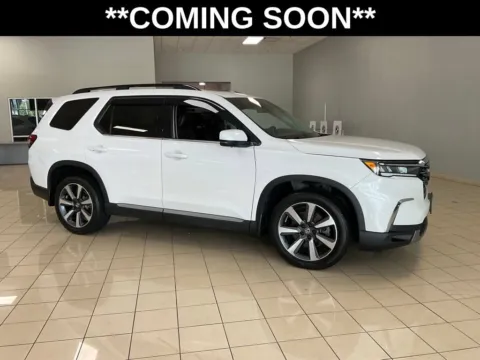 White 2023 Honda Pilot Elite for sale in Overland Park, KS